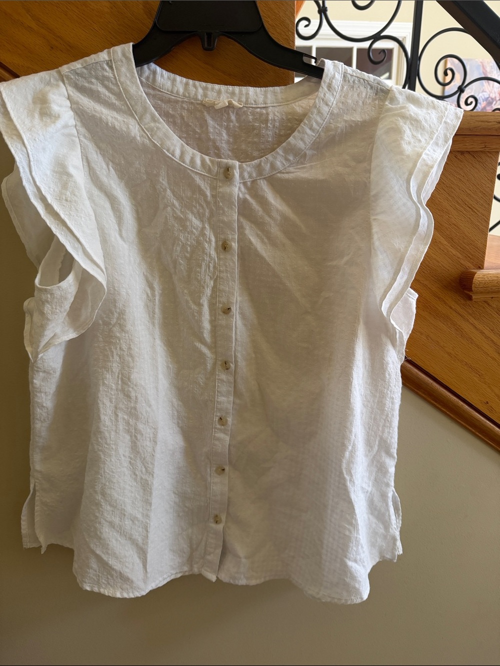 White Ruffle Sleeve Button-Front Linen Top Sz Large Gently Worn